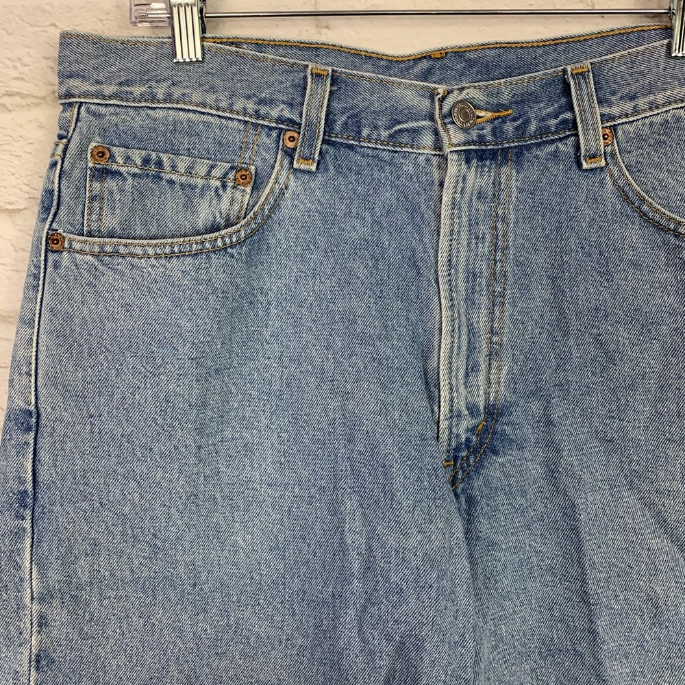 Levi’s 550 Vintage Relaxed Fit HighRise Mom Shorts - Picture 3 of 6
